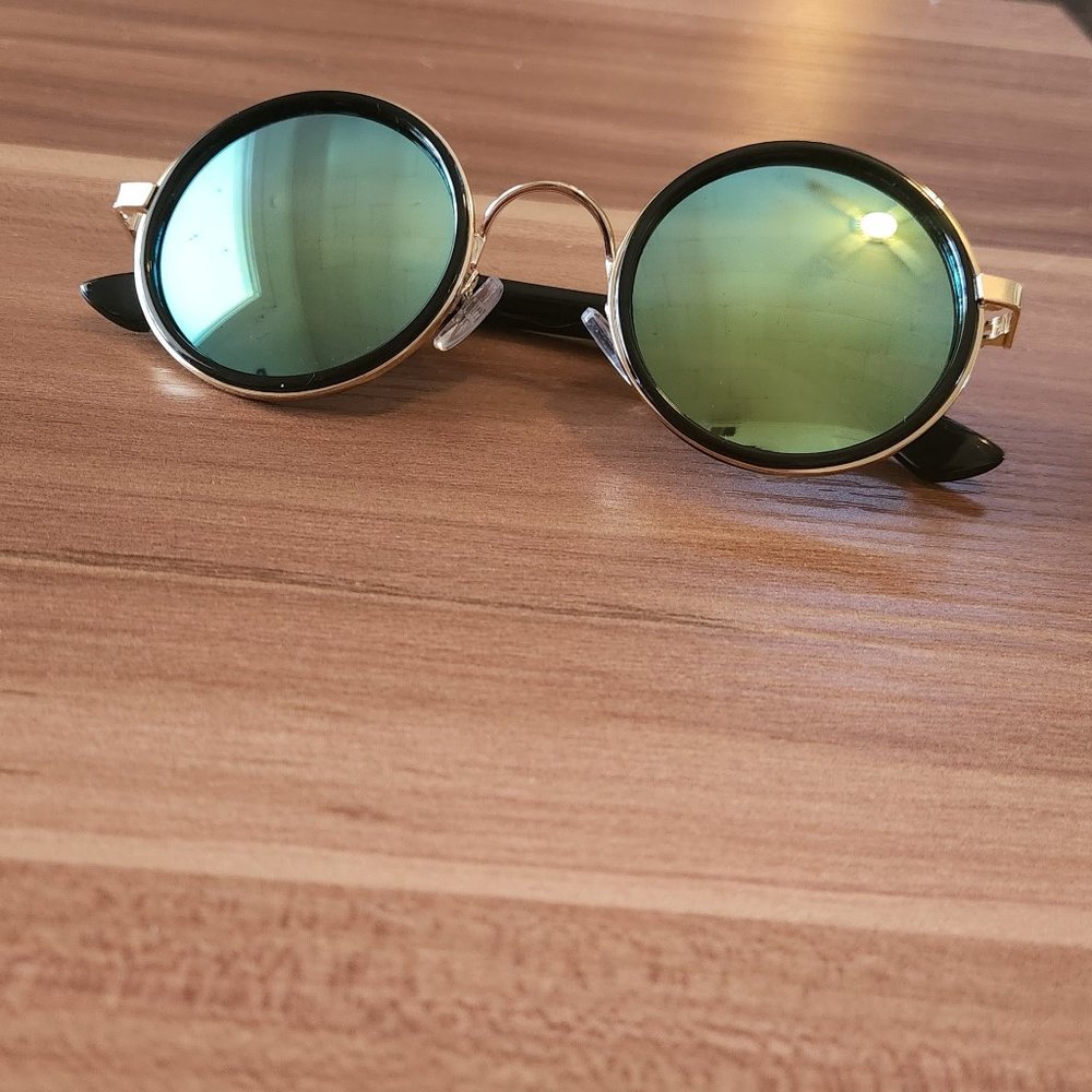 Round Mirrored Sunglasses